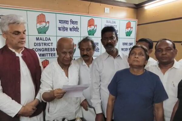labor organization শ্রমিক সংগঠনে সভাপতির পদ নিয়ে কাজিয়া কংগ্রেসে Kazia joins Congress after taking up post of president of labor organization