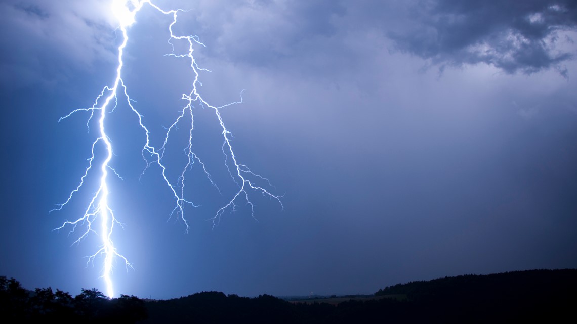 Thunderstorm in Malda overnight, 9 killed in lightning strike in Odisha