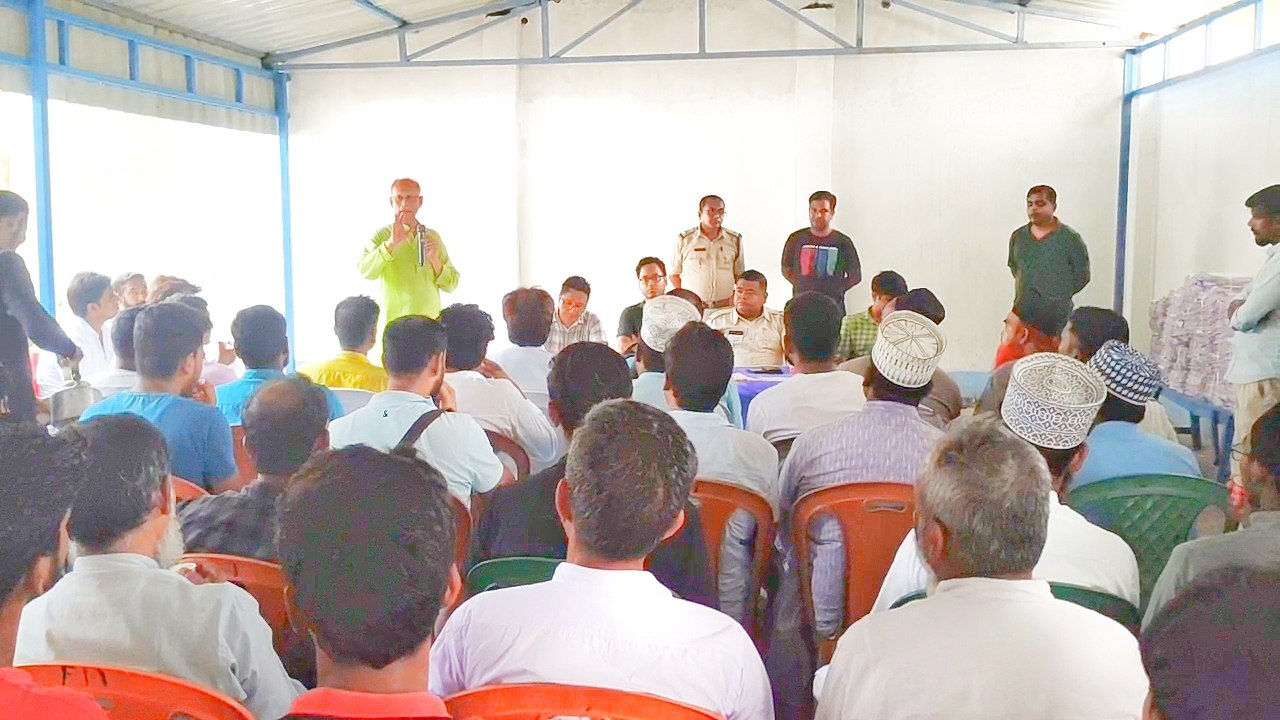 administrative-meeting-in-kaliachak