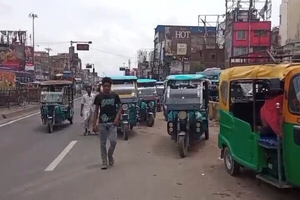জাতীয় সড়কে টোটোর দাপট