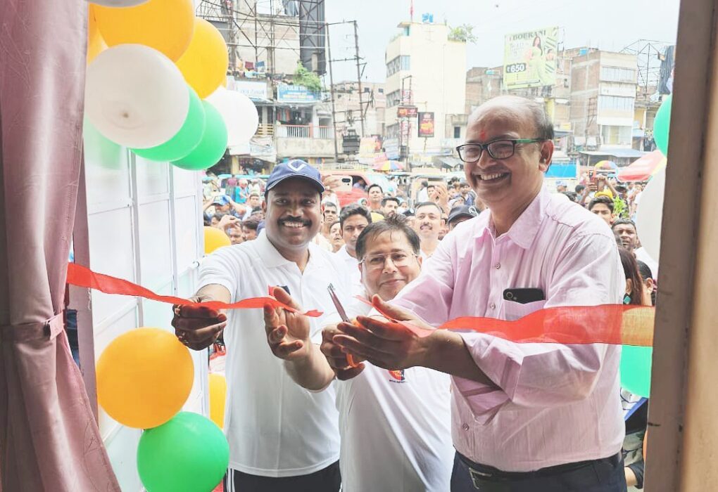 Kaliachak এ পুলিশের সাইকেল র‍যালি