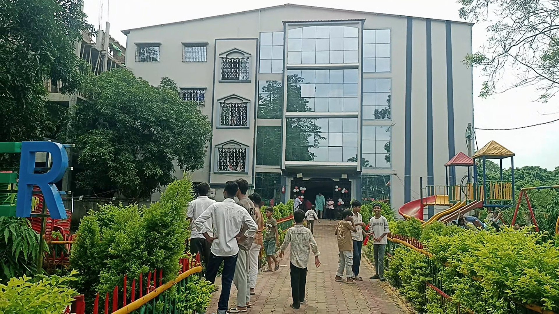 Swapnaneer expands the scope of education