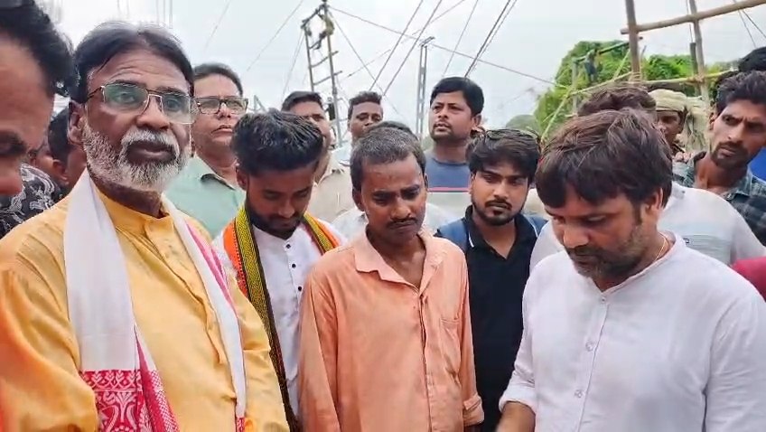 Landslide on railway line in Farakka
